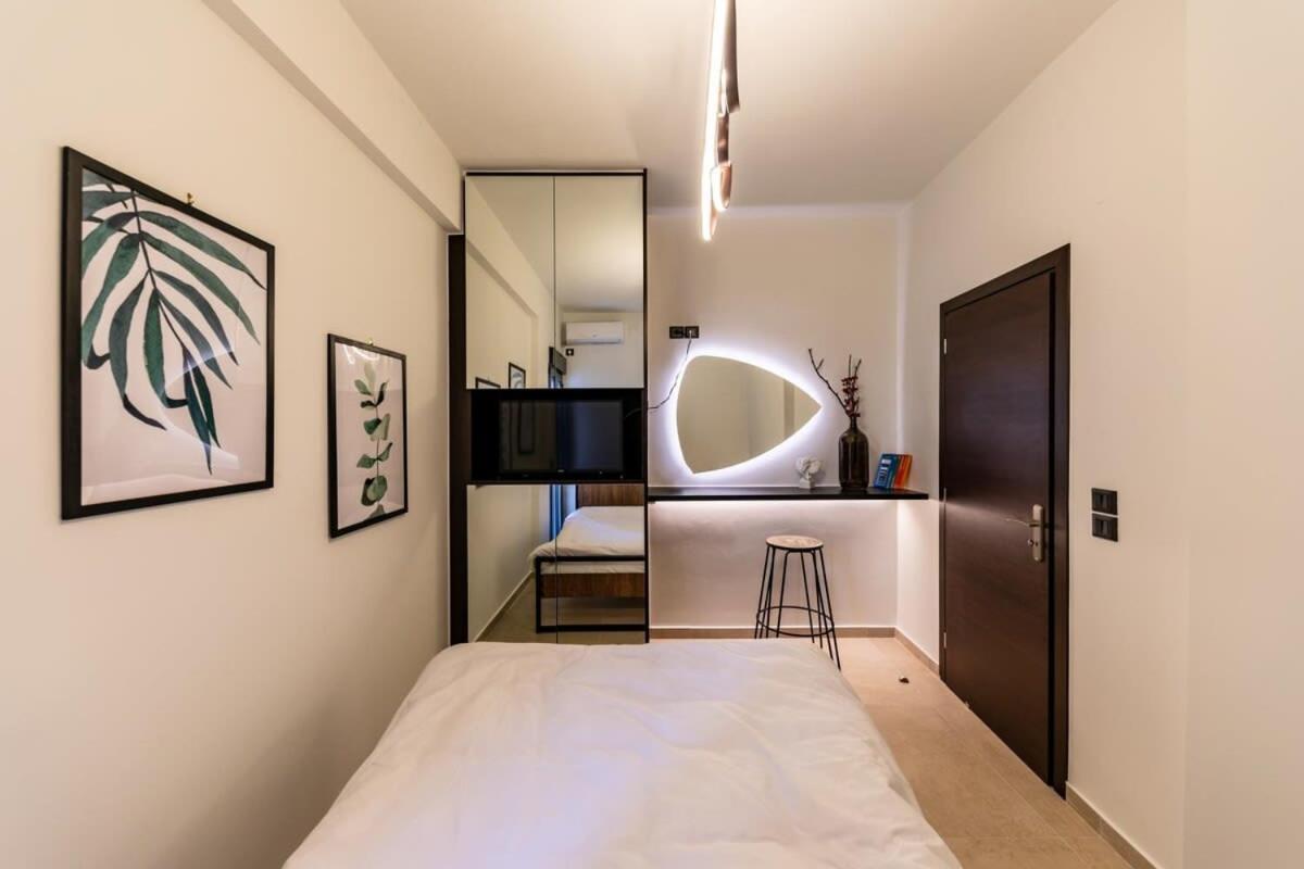 Beautiful Elegant Apartment Next To Monastiraki Афины Экстерьер фото