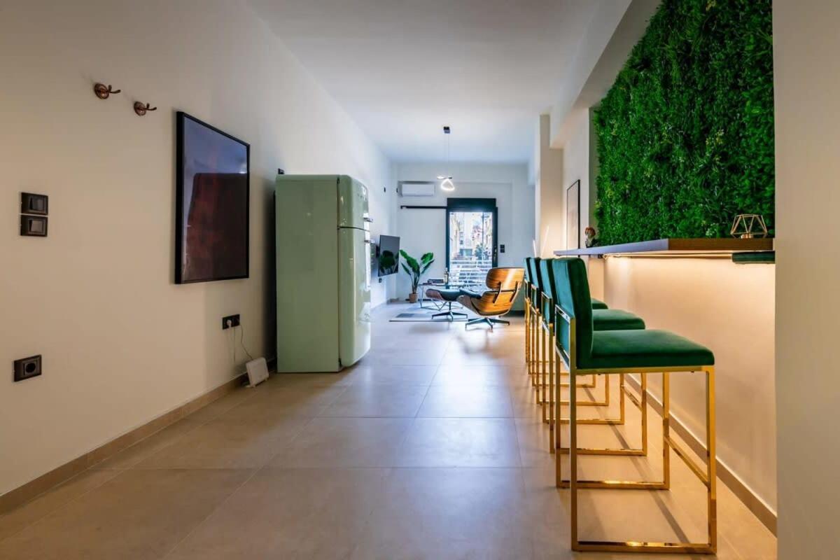 Beautiful Elegant Apartment Next To Monastiraki Афины Экстерьер фото