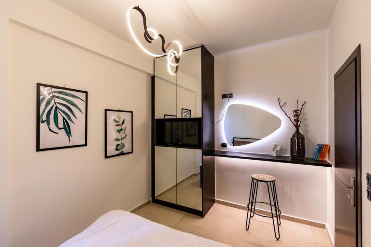 Beautiful Elegant Apartment Next To Monastiraki Афины Экстерьер фото