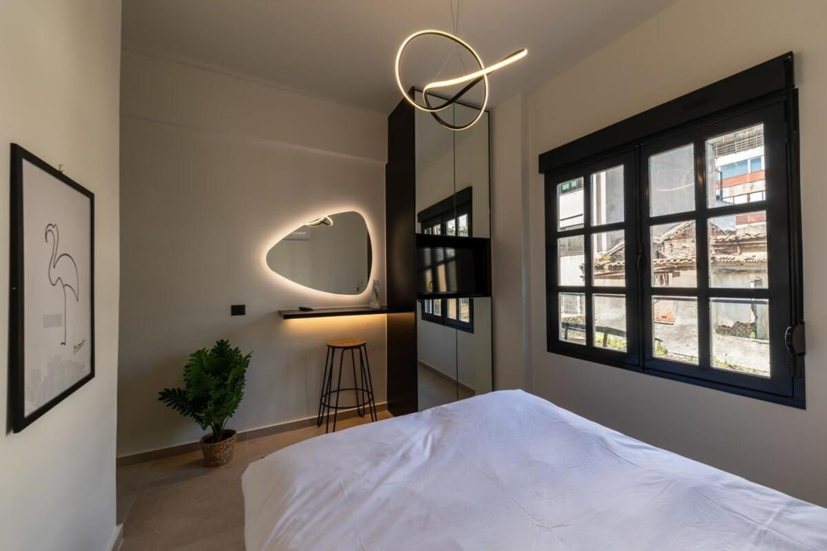 Beautiful Elegant Apartment Next To Monastiraki Афины Экстерьер фото
