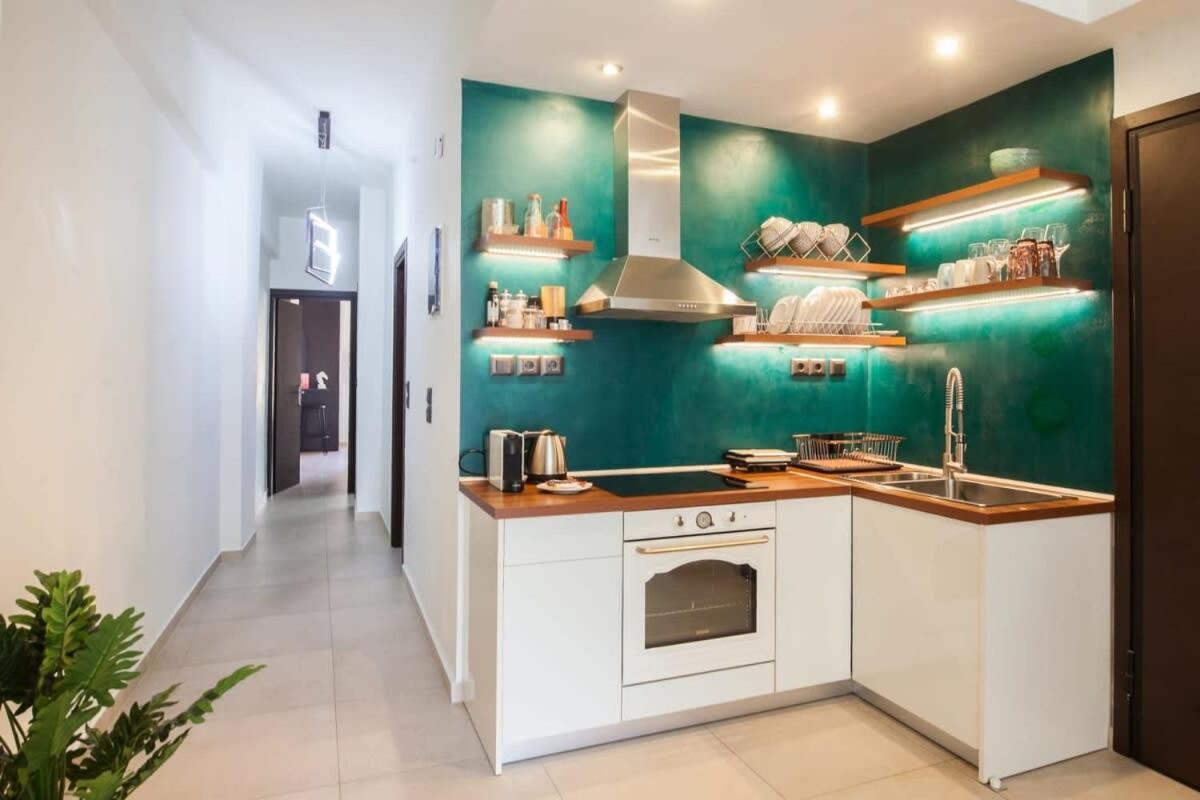 Beautiful Elegant Apartment Next To Monastiraki Афины Экстерьер фото